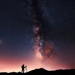 Najlepsze obiektywy do gwiazd – jak wybrać idealny do astrofotografii