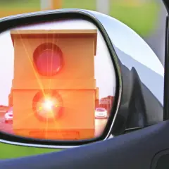Jak rozpoznać czy fotoradar zrobił zdjęcie bez lampy błyskowej?