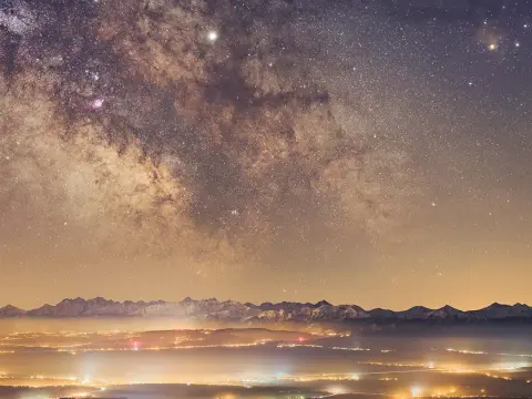 Jaki obiektyw do nocnego nieba? Odkryj najlepsze opcje dla astrofotografii
