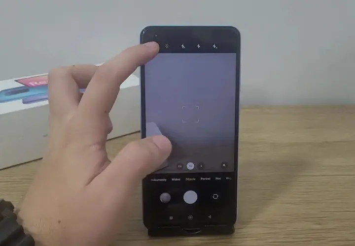Jak włączyć lampę błyskową w telefonie Redmi - proste kroki, które działają