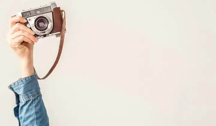 Kiedy wymyślono aparat fotograficzny? Odkryj fascynującą historię