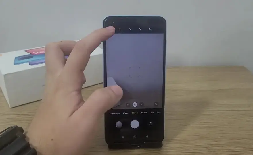 Jak włączyć lampę błyskową w telefonie Redmi - proste kroki, które działają