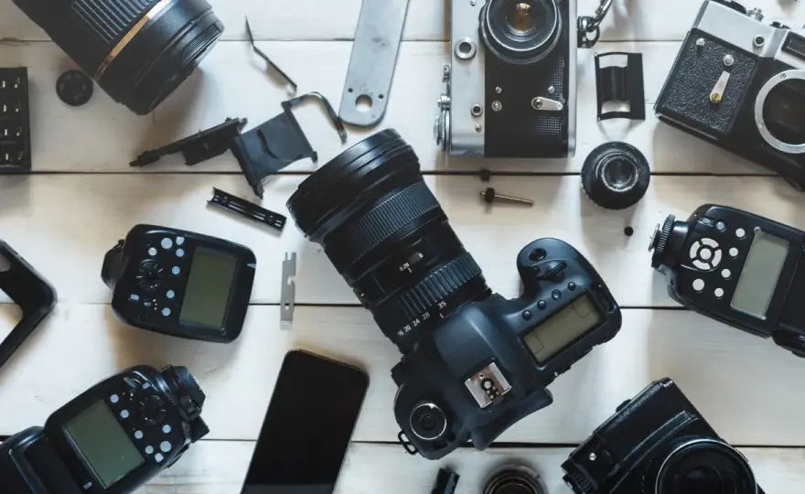 Jaki aparat dla początkującego? Oto najlepsze modele, które ułatwią naukę fotografii